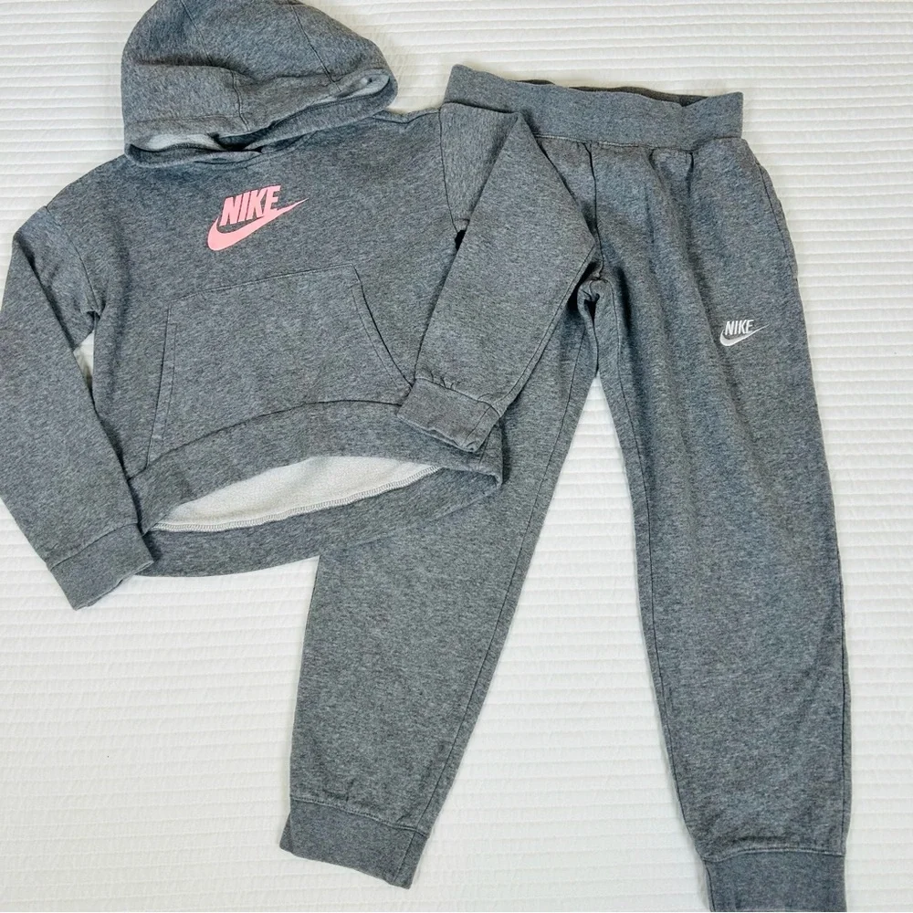 Kids NIKE Fleece 2 PC Sweatsuit Set Pullover Hoodie Joggers Gray Sz SM/Med